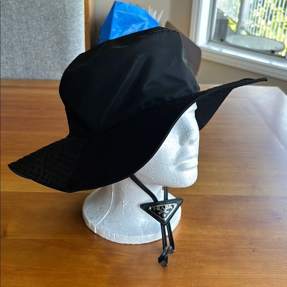 EUC PRADA men’s black ReNylon sun hat with strap size M (58cm) - Picture 1 of 9